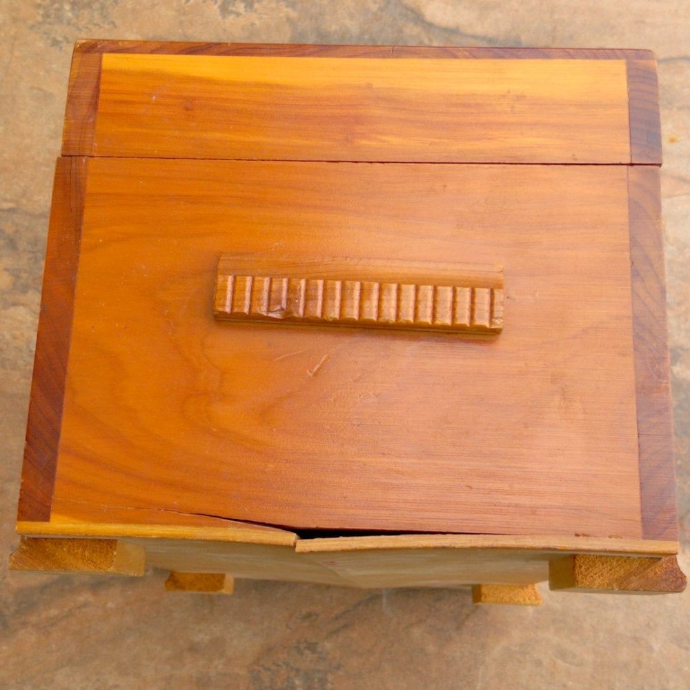 Vintage Wooden Dresser Box - Picture 2 of 8
